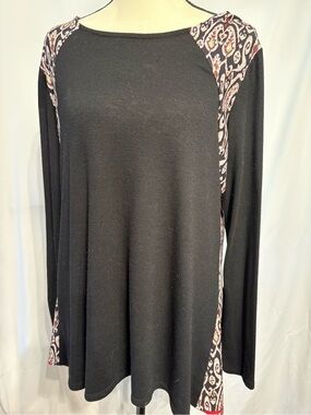 Indigo Soul Drop Tail Large Black Long Sleeve Top with Paisley Accent Artsy